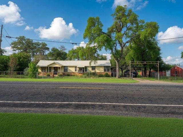 House for sale in Crawford, Texas
