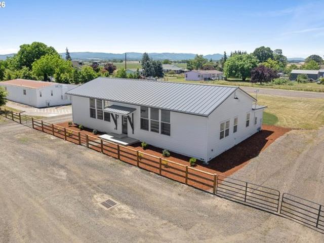 House for sale in Oregonia