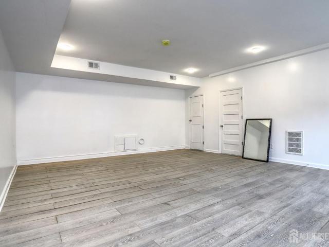 House for sale in Hudson, New Jersey