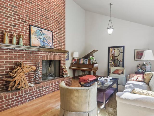 House for sale in Mchenry, Illinois