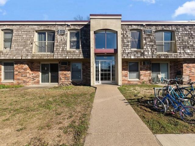 Condo for sale in Hopkins, Hennepin County
