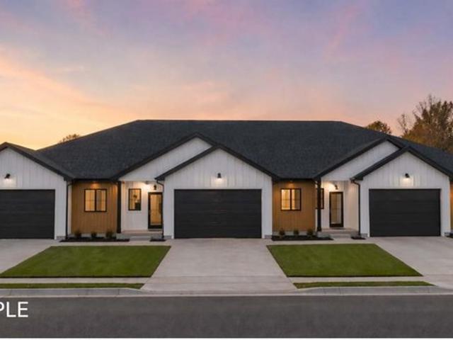 Townhouse for sale in Hawarden, Iowa