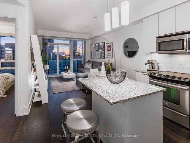 Condo for sale in Toronto—St. Paul's, Toronto