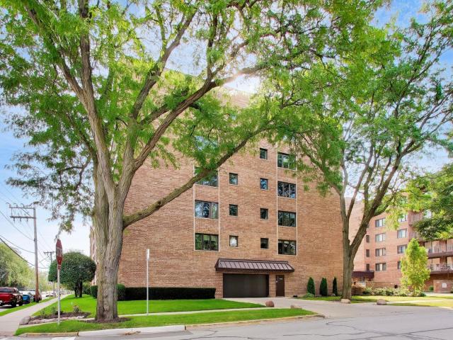 Condo for sale in Des Plaines, Illinois