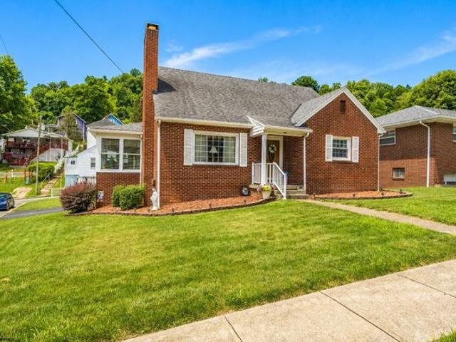 House for sale in Clarksburg, West Virginia
