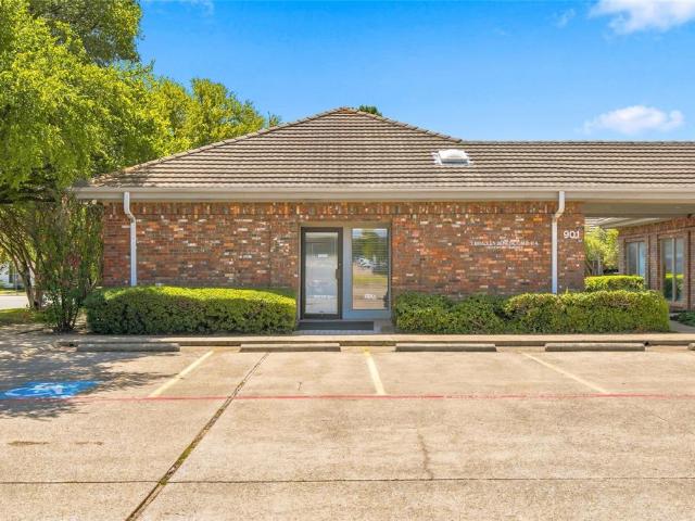 Commercial for sale in Arlington, Texas