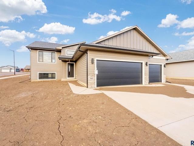 House for sale in Lennox, South Dakota