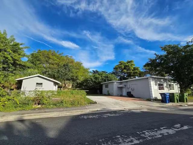 House for sale in Hollywood