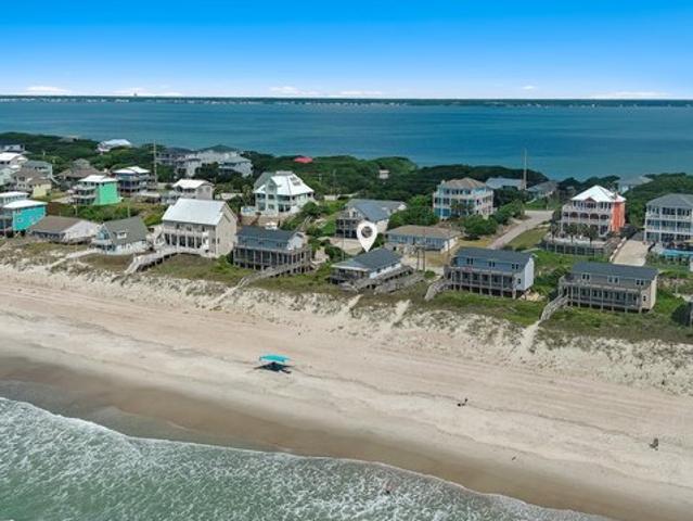 House for sale in Emerald Isle, North Carolina