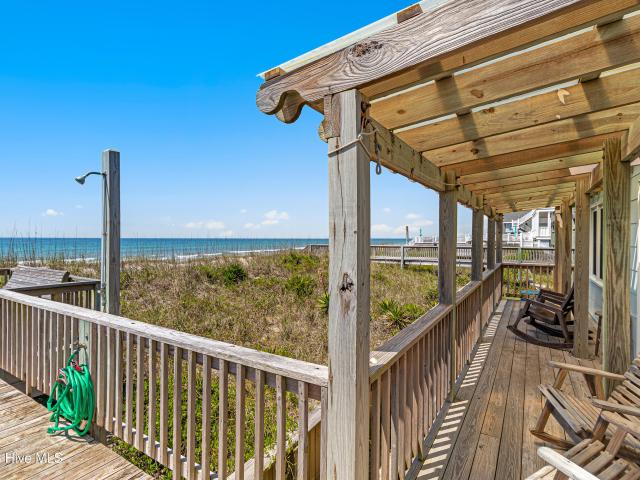 House for sale in Emerald Isle, North Carolina