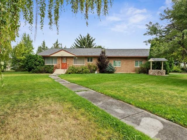 House for sale in Deer Lodge, Montana