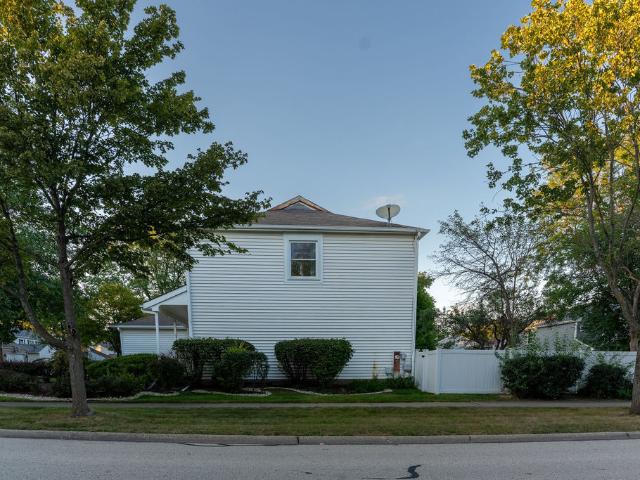 House for sale in Buffalo Grove, Illinois
