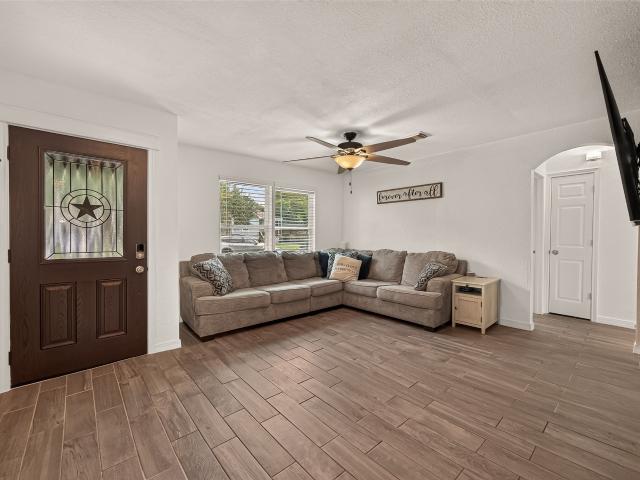House for sale in Hitchcock, Galveston County