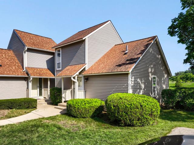 Townhouse for sale in Gurnee, Illinois