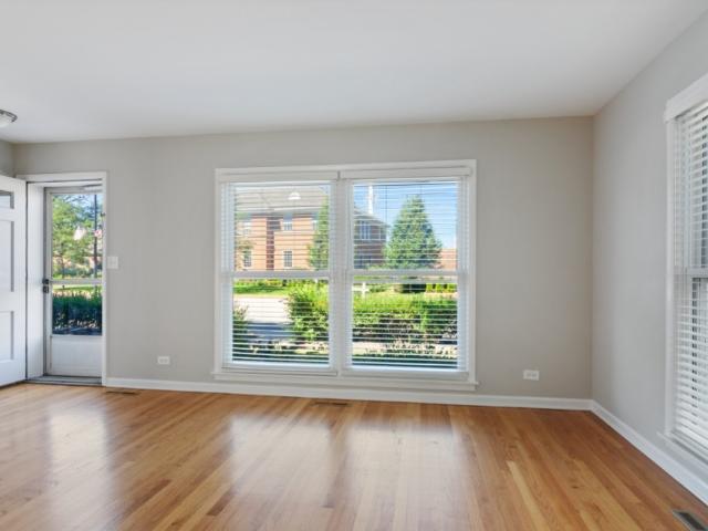 Condo for sale in Deerfield, Illinois