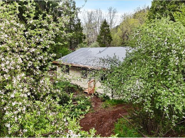 House for sale in Trail House for sale in Trail