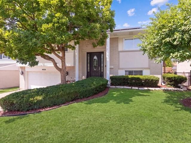 House for sale in Hickory Hills, Illinois