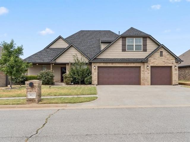 House for sale in Yukon, Oklahoma