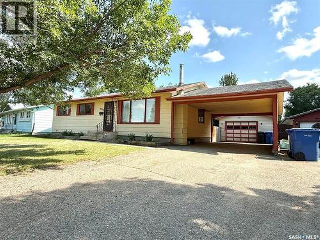 House for sale in North Battleford, Saskatchewan