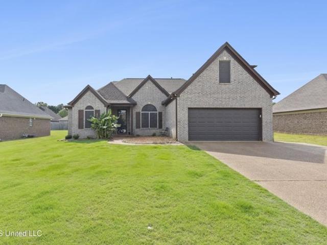 House for sale in Nesbit, Mississippi