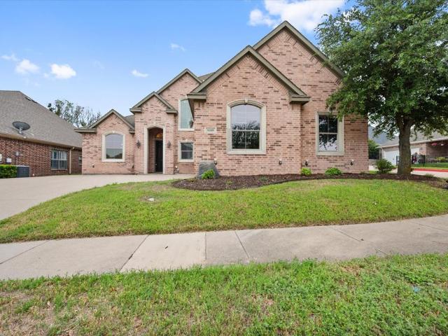 House for sale in Benbrook, Texas