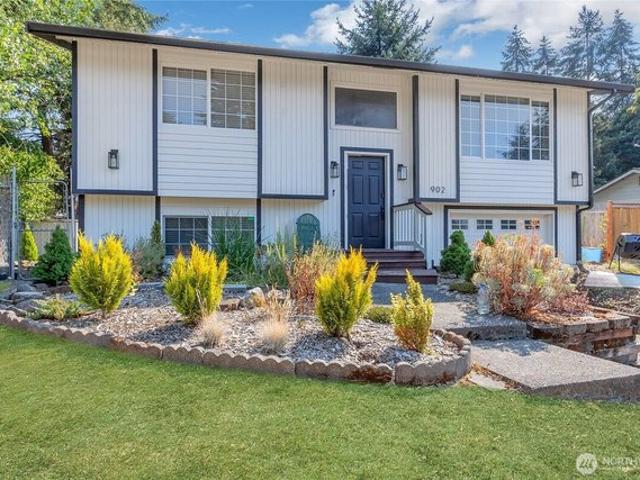 House for sale in Spanaway, Pierce County