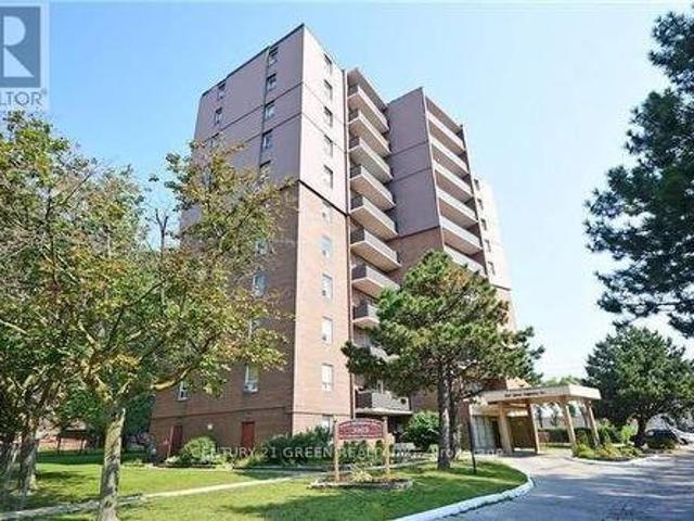 Condo for sale in Applewood, Mississauga