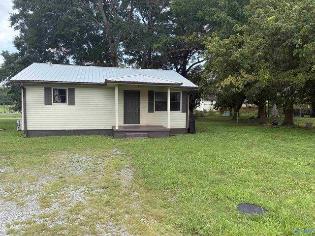 House for sale in Bridgeport, Alabama