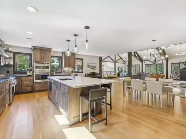 House for sale in Hudson