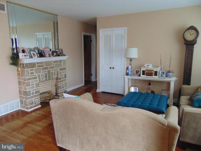 House for sale in Turnersville, New Jersey