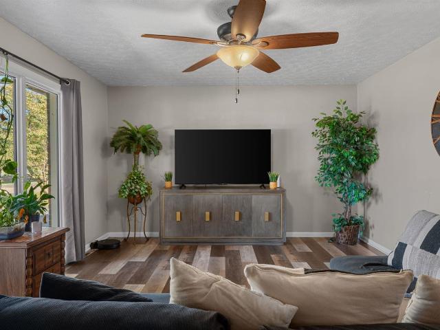 House for sale in Cave City, Barren County