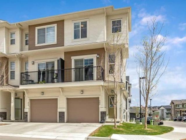 Townhouse for sale in Northwest, Alberta