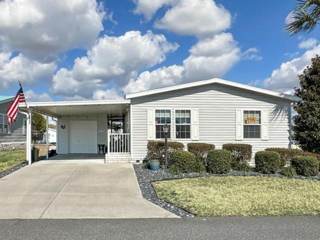 House for sale in Lady Lake, Florida