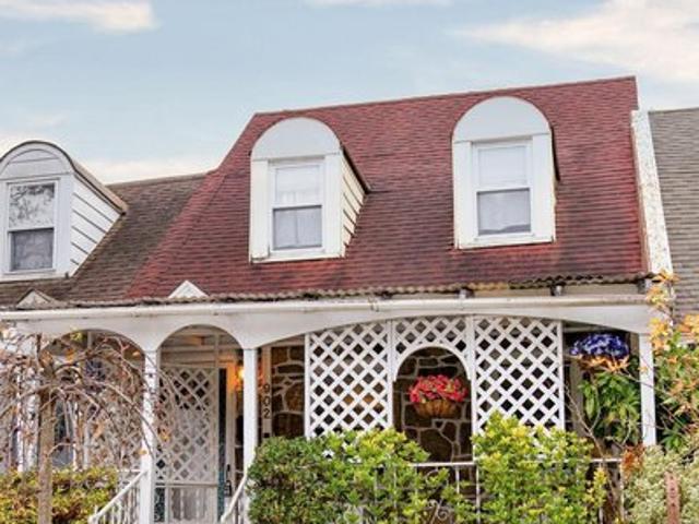 Townhouse for sale in Chester, Pennsylvania