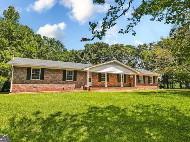 House for sale in Hull, Georgia