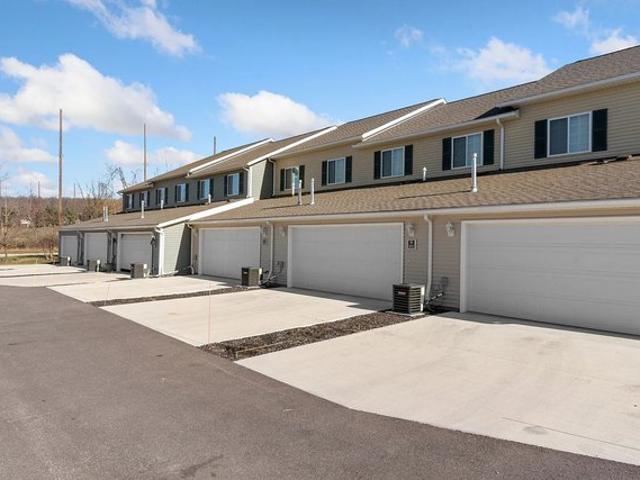 Townhouse for rent in Hinckley, Ohio