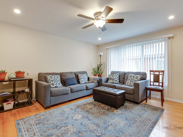 Townhouse for sale in Skokie, Illinois