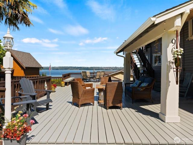 House for sale in Fox Island