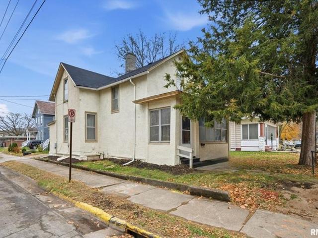 House for sale in Rock Island, Illinois