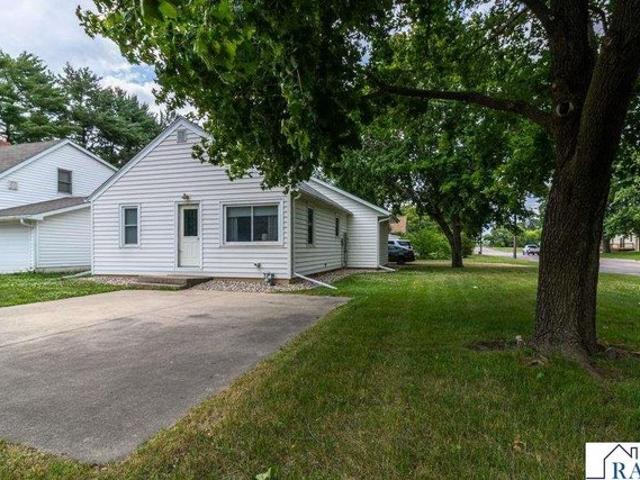 House for sale in Madelia, Minnesota