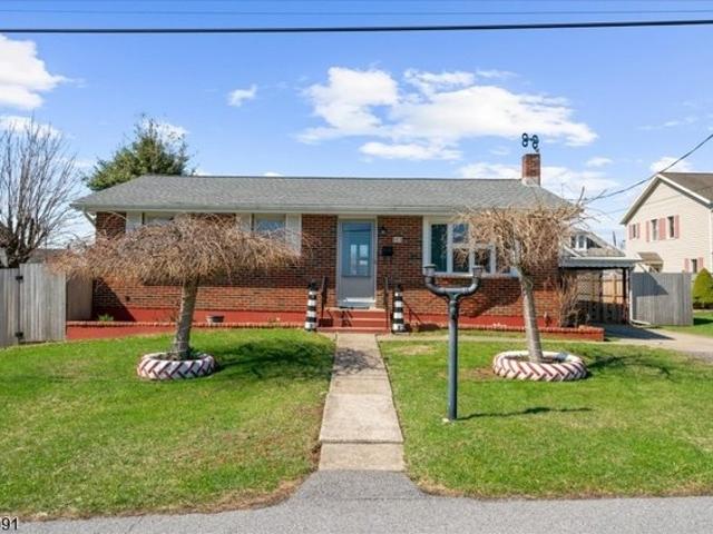 House for sale in Alpha, New Jersey