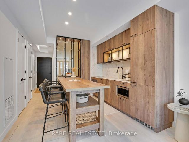 Condo for sale in Toronto, Golden Horseshoe