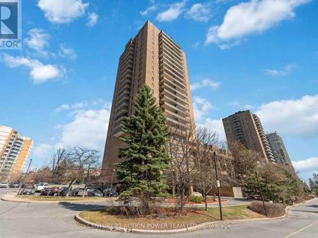 Condo for sale in Rideau-Vanier, Ottawa
