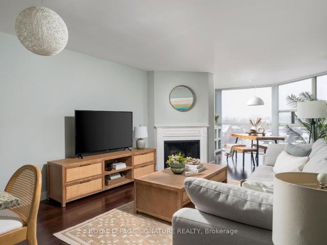 Condo for sale in Toronto, Golden Horseshoe