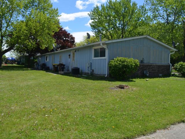 House for sale in Mchenry, Illinois