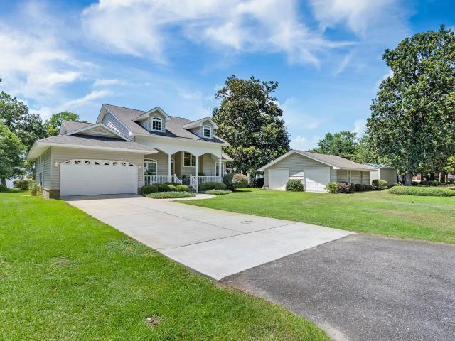 House for sale in Bonneau, South Carolina