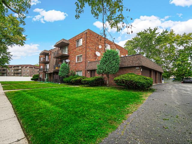 Condo for sale in Homewood, Illinois