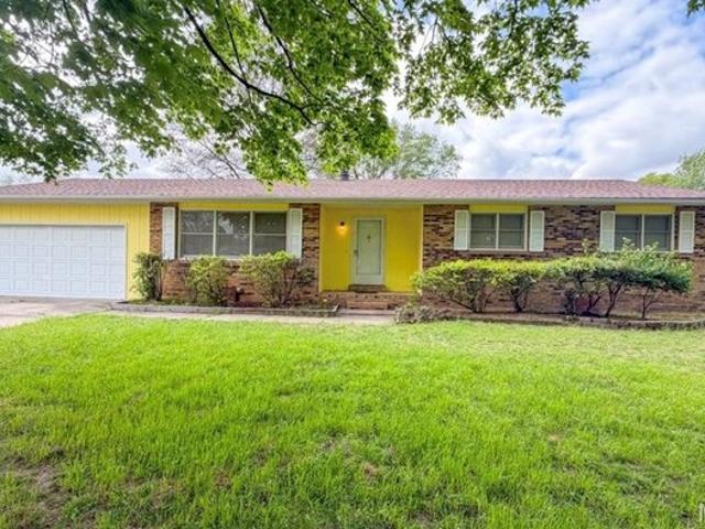 House for sale in Sikeston, Missouri