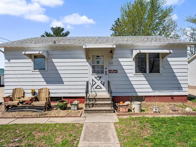 House for sale in Independence, Iowa