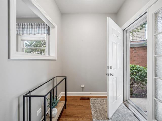 Townhouse for sale in Mchenry, Illinois